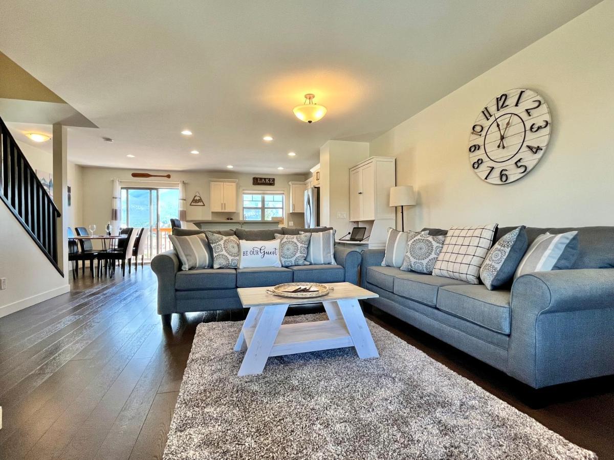 Perfect Base Invermere 3Bd Townhouse Mt Views With Garage Bagian luar foto