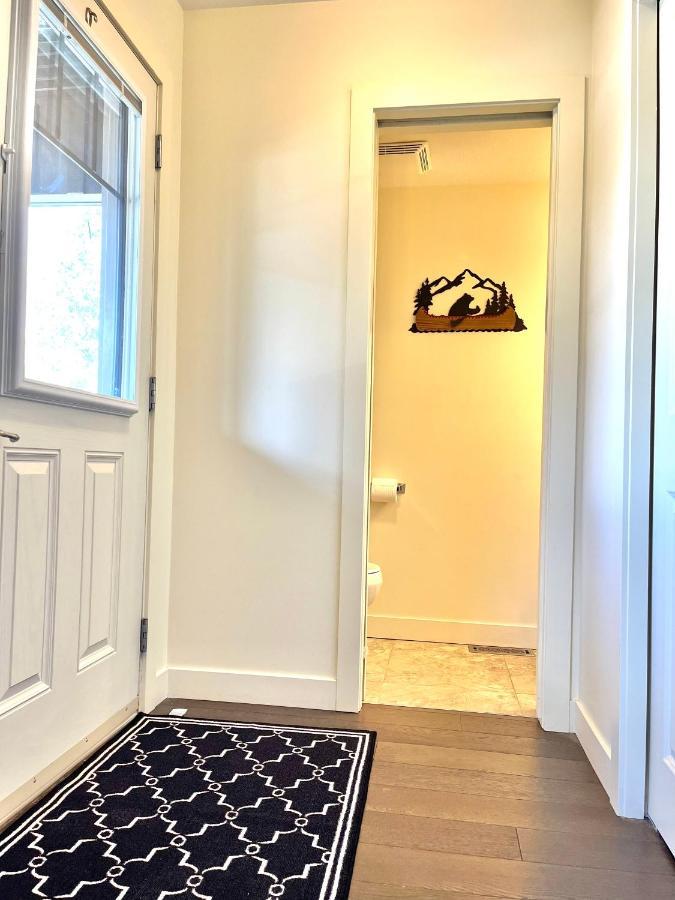 Perfect Base Invermere 3Bd Townhouse Mt Views With Garage Bagian luar foto