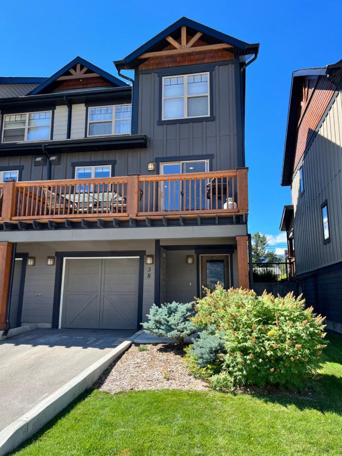 Perfect Base Invermere 3Bd Townhouse Mt Views With Garage Bagian luar foto