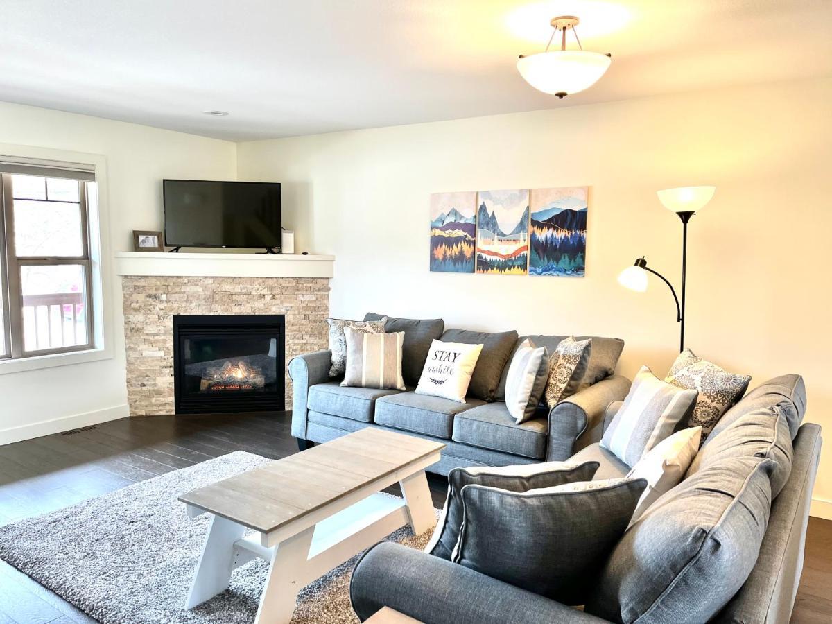 Perfect Base Invermere 3Bd Townhouse Mt Views With Garage Bagian luar foto