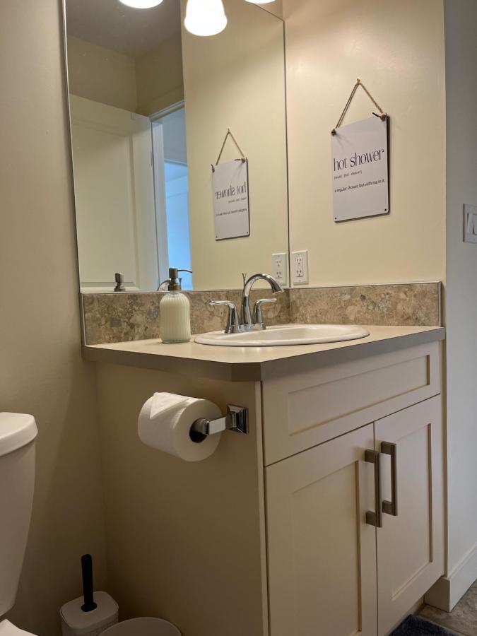 Perfect Base Invermere 3Bd Townhouse Mt Views With Garage Bagian luar foto