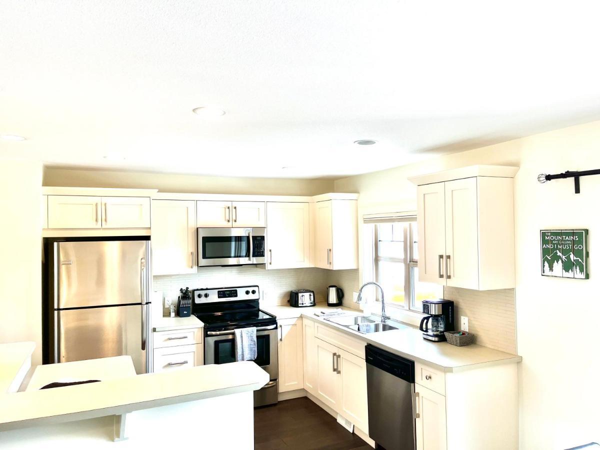 Perfect Base Invermere 3Bd Townhouse Mt Views With Garage Bagian luar foto